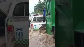 Garbage truck rescues police from floods in Mauritius 15th January 2024