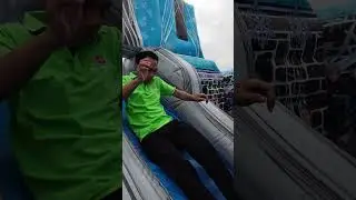 Jump together in the Frozen bouncy castle! #inflatable #frozen #funny