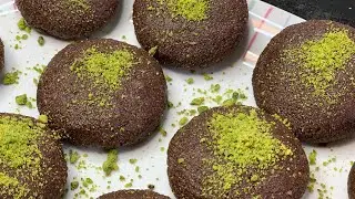 اخلطي حليب مكثف محلى مع اي نوع بسكويت متوفر النتيجه تكون متحمسة 😍