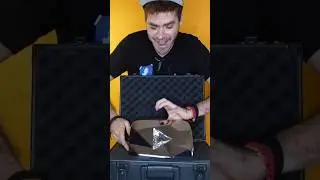 I tested if it is true that inside the YouTube diamond button there are some little diamonds