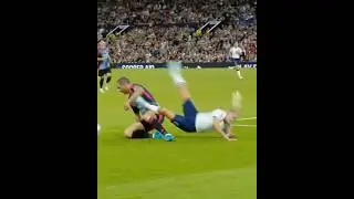 Bonucci tackle Steph Houghton like in Juventus old times 😳