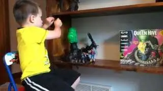 Owen Reviews Kenner Aliens Queen Hive, Ripley and Facehugger Part 1