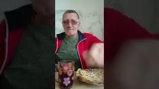 Пойдем кушать блины. Не хочешь?