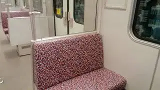 U Bahn Berlin F84 Einheit 2770 mit Durchgang im Jahr 2021