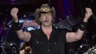 Ted Nugent - Stranglehold - live in Detroit 2008