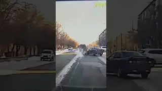 Чуть было не было ДТП (Абакан, ул.Л.Комсомола)