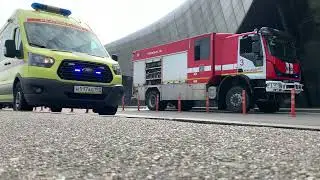Fire truck, ambulance, siren wail yelp
