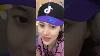 Sudah Tak Malu Lagi Live Sambil Mandi 