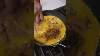 Keto omelet and bread