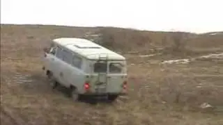 Дискавери 3 против УАЗ