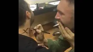 Сергей Шнуров пишет хy* на шее у Ивана Урганта (Иван Ургант vs Сергей Шнуров) Versus Battle