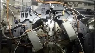 Мультислайдерная машина для литья цинка под давлением с горячей камерой