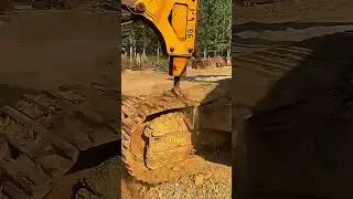 How to Clean Caked-on Mud from an Excavator in Seconds! 😱🚜