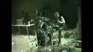 Deutsch Amerikanische Freundschaft - Der Mussolini (music video 1981)