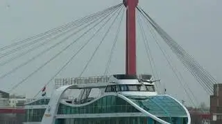 Windkracht 7  op en langs de Maas in Rotterdam