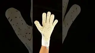 Glove opening: KEEPERsport Varan8 Hero NC Pure Performance #goalkeeper #keepersport #gloves