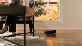 Робот-пылесос iRobot Braava 380T в процессе уборки