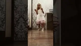 У тебе есть хобби бегать за мной как зомби