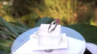 Кольцо из серебра с фианитом "Сердечки"
