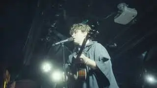 thanks for singing along. (EVERYBODY live in Vancouver)