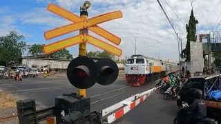 Perlintasan Kereta Api Stasiun Waru Sirine Cepat