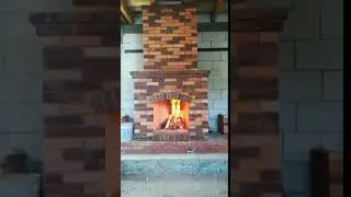 Первая топка камина из кирпича.