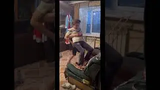 Иришка Чики Пики и БЕЗУМНЫЙ Паша изучают ЙОГУ 😂 