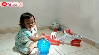 Bermain bola warna warni, berhitung bola