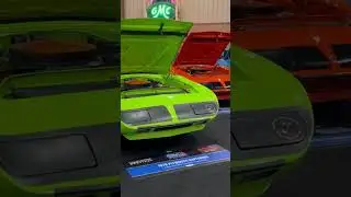 Plymouth Superbird vs Dodge Daytona