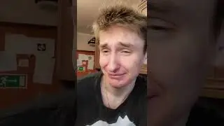 А вы бы помогли 😅 #shorts