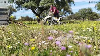 vamos a cargar el quad por si no entran las vacas al saneamiento