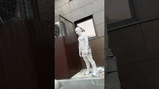 Остерегайтесь , на улицах появились Toilet paper people