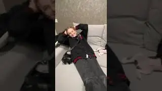 Играем с маленьким щеночком по кличке Рич.