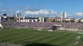 Antes do jogo contra o ASA no estádio Amigão, a torcida do Treze na geral cantava Vamos Subir Galo!