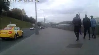 На велосипеде от Трёхгорки по набережной в Лужники
