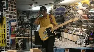 Liz Lawrence at Banquet Records