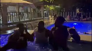 El campa fofito lambiendo