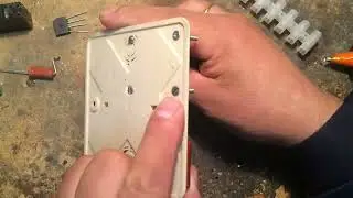 Установка терморегулятора W1209 и источника питания в один корпус - подробно.