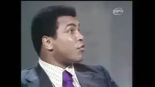 Абдан кызыктуу Мухаммад Али . чындыкты издеп ыр айтып бергени