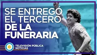 Se entregó el tercer hombre que se fotografió con el cadáver de Maradona