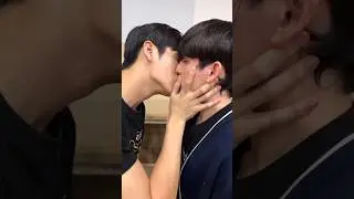 MosBank did they really kiss?!?! #mosbank