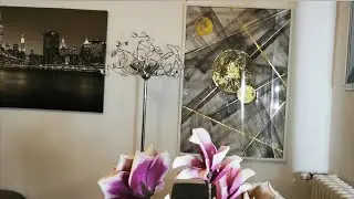 Pittura astratta con colori acrilici e foglia oro