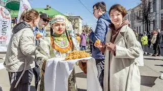 Пешеходная Спасская.  Ракурс ниже пояса