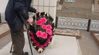 Возложение венка к памятнику Зое Космодемьянской. Акбулак  КПРФ. 29 ноября 2021 года.