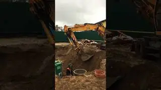 Монтаж ливневых водоотводов и колодцев Экскаватор гусеничный  Liebherr A 316