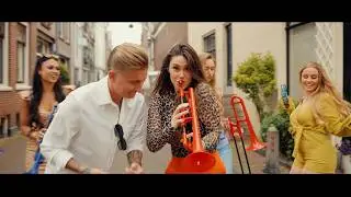 Mart Hoogkamer - Doe Mij 'N Rondje (Officiële Videoclip)