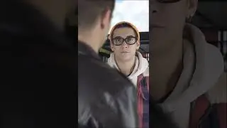Когда у тебя странный друг 😬😂