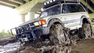 1/10 Scale Axial SCX10 II Wrangler Rubicon JK & LC80 Mud Off-road Driving Rescue  Action 4X4 RC Car
