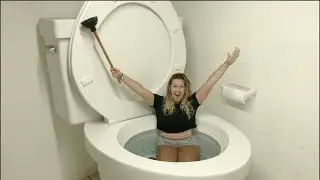 WORLDS LARGEST TOILET FLUSHING MY GIRLFRIEND