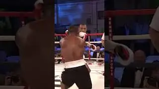 KNOCKOUT! | 👀 Sees The Opening | 🩸 Smells Blood | 😤 Finishes The Show #shorts